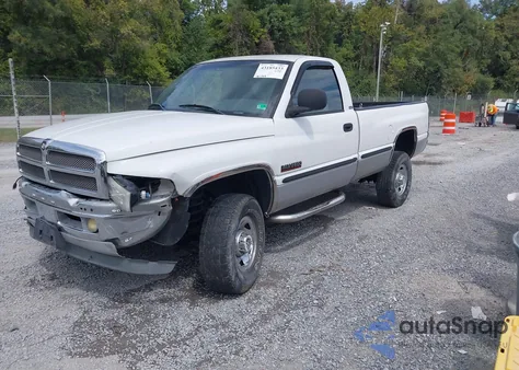 1999 Dodge Ram 2500 St z USA, uszkodzony, nr VIN 3B7KF2668XM543277
